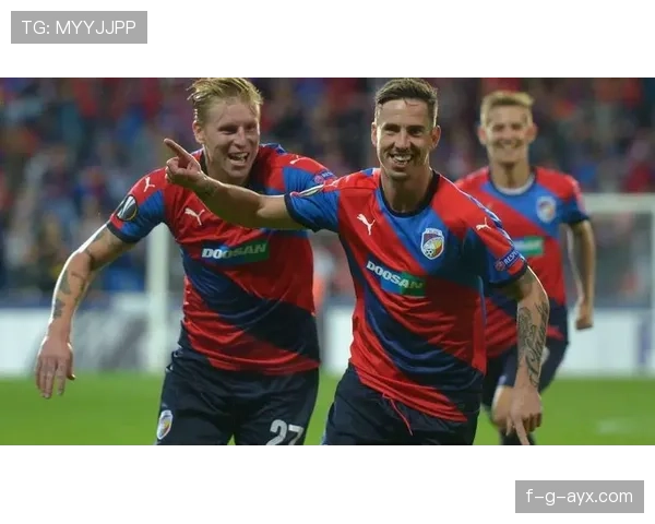 弗赖堡中场组织核心表现稳健，助力球队再次崛起争夺欧战席位