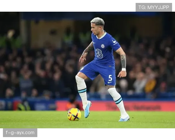 恩佐足球潜力持续提升，中场表现稳健备受期待