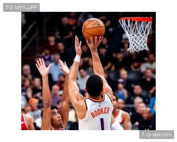 德文·布克突破引领得分爆发 拉开与同位置射手差距