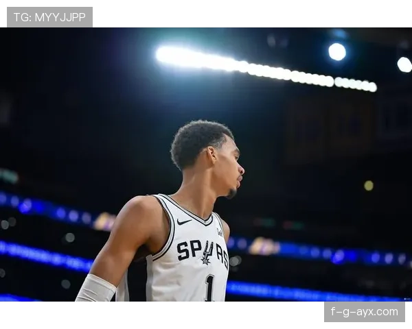 文班亚马挡拆拉开空间提升得分效率显著超越同期新秀